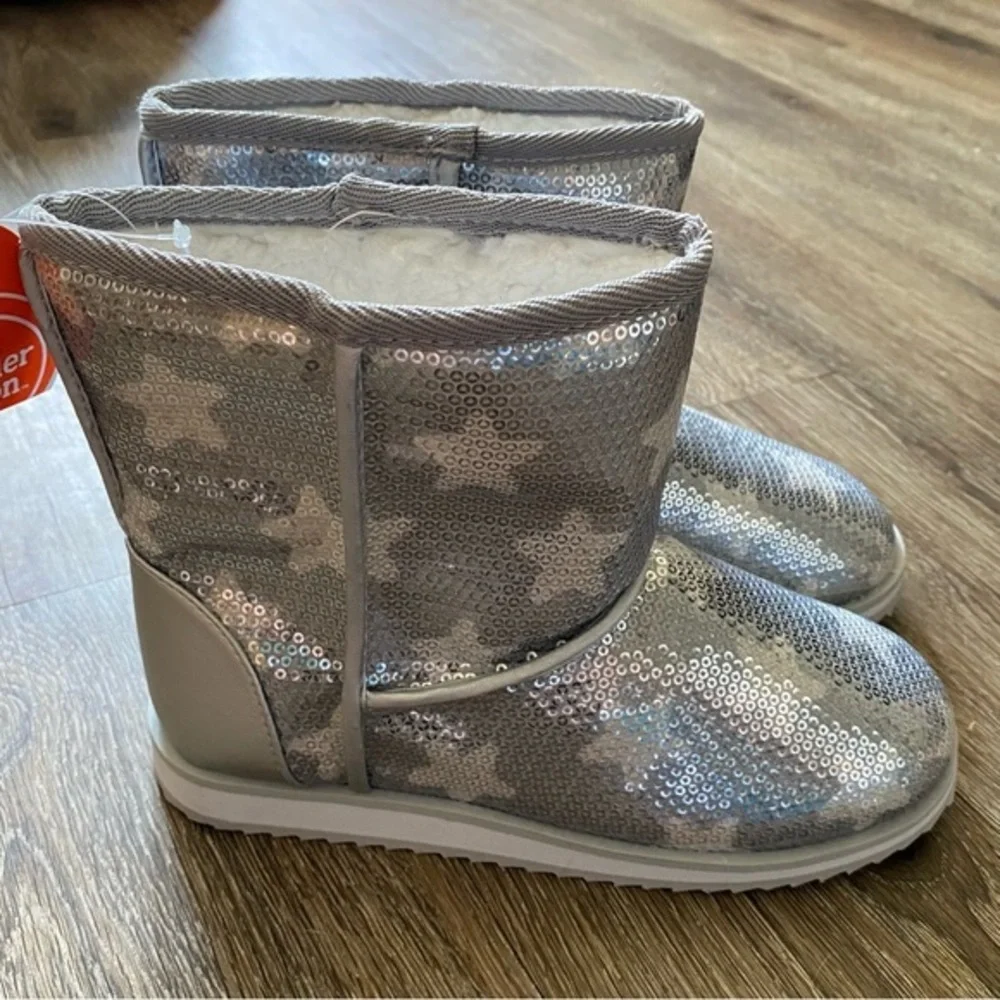 Wonder Nation Boots Big‎ Girls Size 4 Faux Fur Easy On/Off Silver New